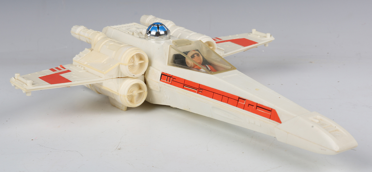 A collection of Star Wars figures and accessories, including Kenner X-Wing, Speeder Bike, - Bild 23 aus 29