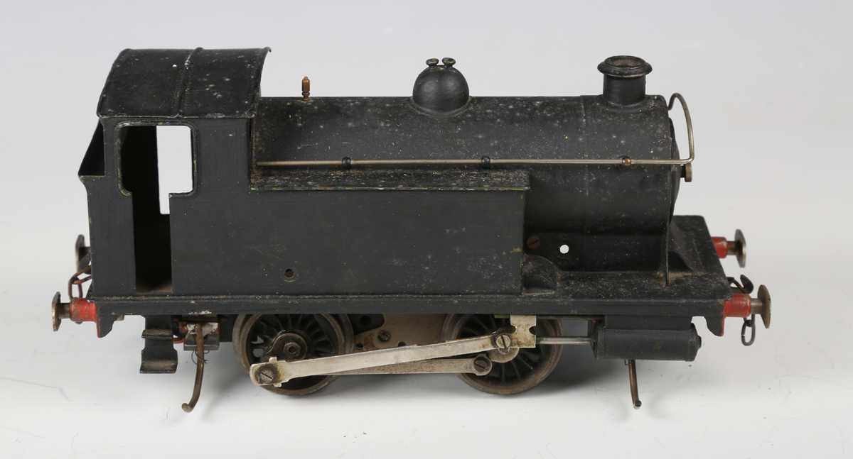 A collection of gauge 1 trains and accessories, comprising electric 4-6-0 locomotive and tender in - Bild 42 aus 55