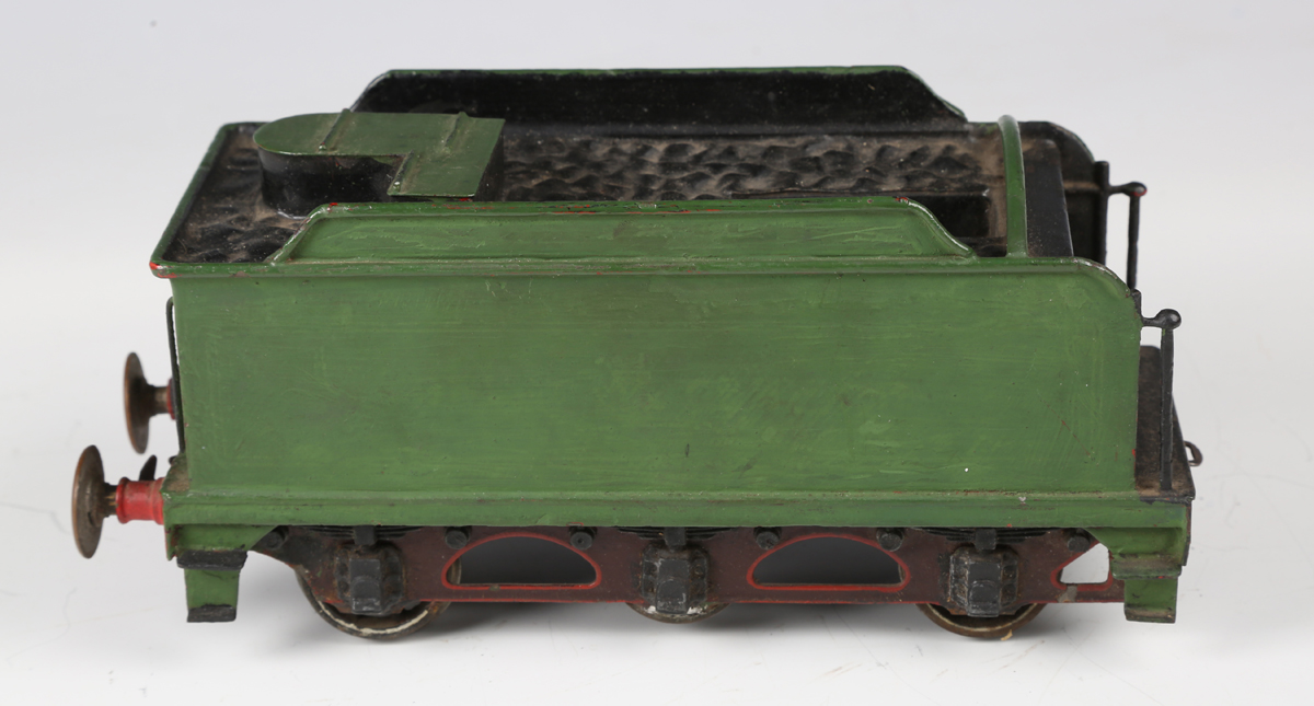 A collection of gauge 1 trains and accessories, comprising electric 4-6-0 locomotive and tender in - Bild 31 aus 55