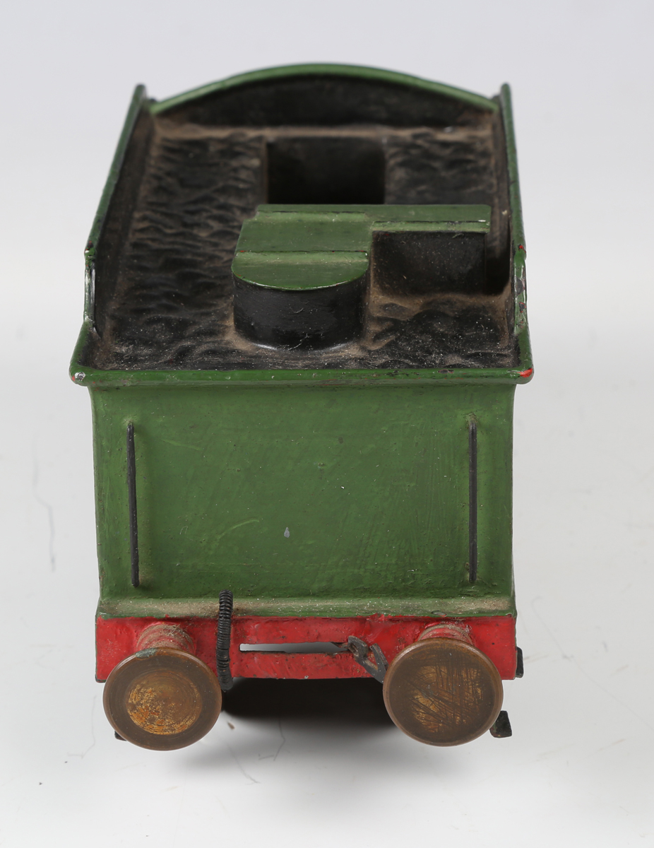 A collection of gauge 1 trains and accessories, comprising electric 4-6-0 locomotive and tender in - Bild 30 aus 55