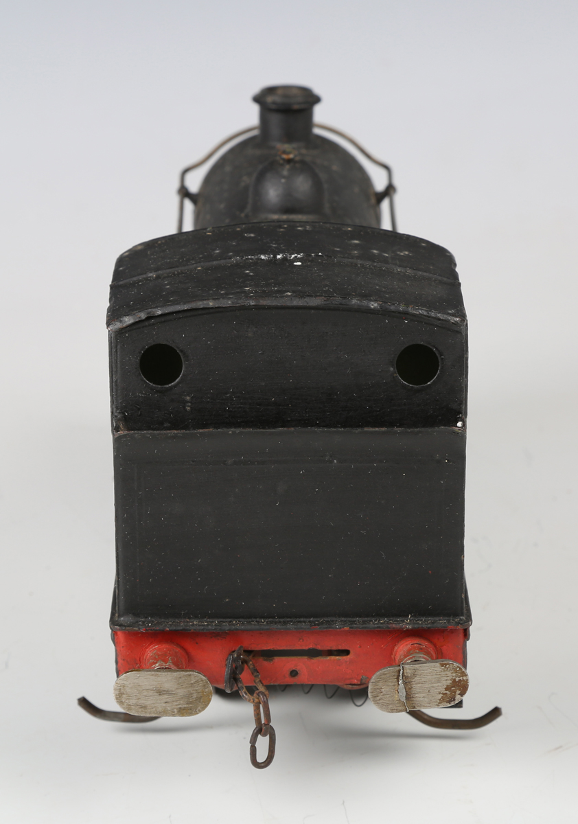 A collection of gauge 1 trains and accessories, comprising electric 4-6-0 locomotive and tender in - Bild 41 aus 55