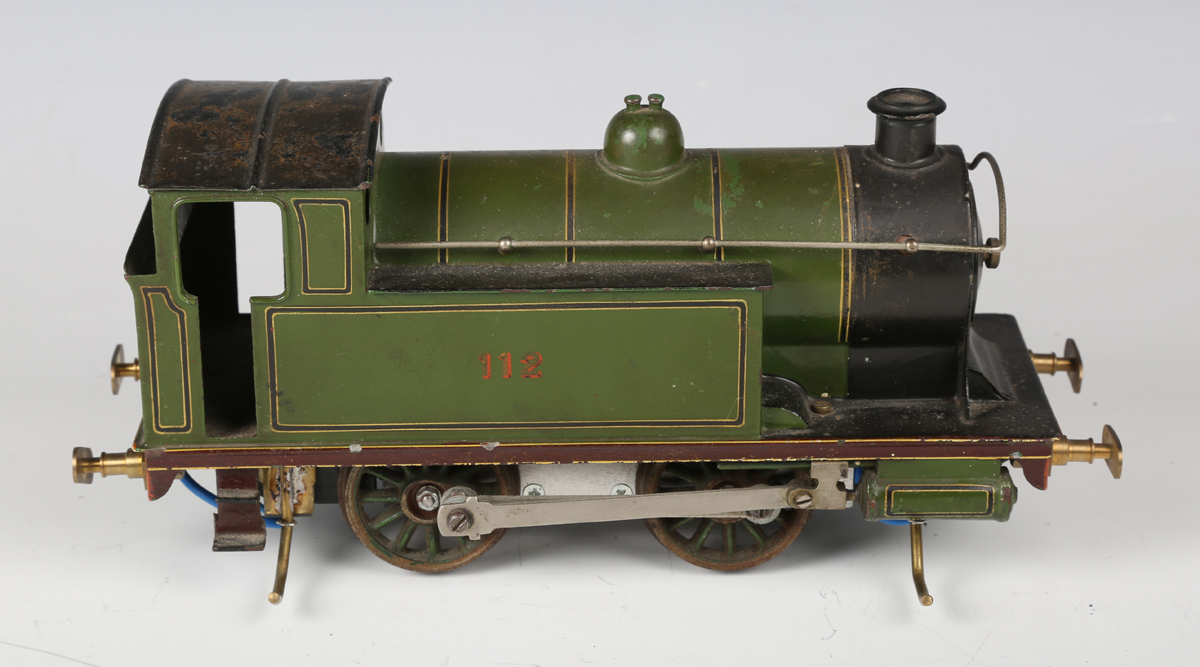 A collection of gauge 1 trains and accessories, comprising electric 4-6-0 locomotive and tender in - Bild 48 aus 55