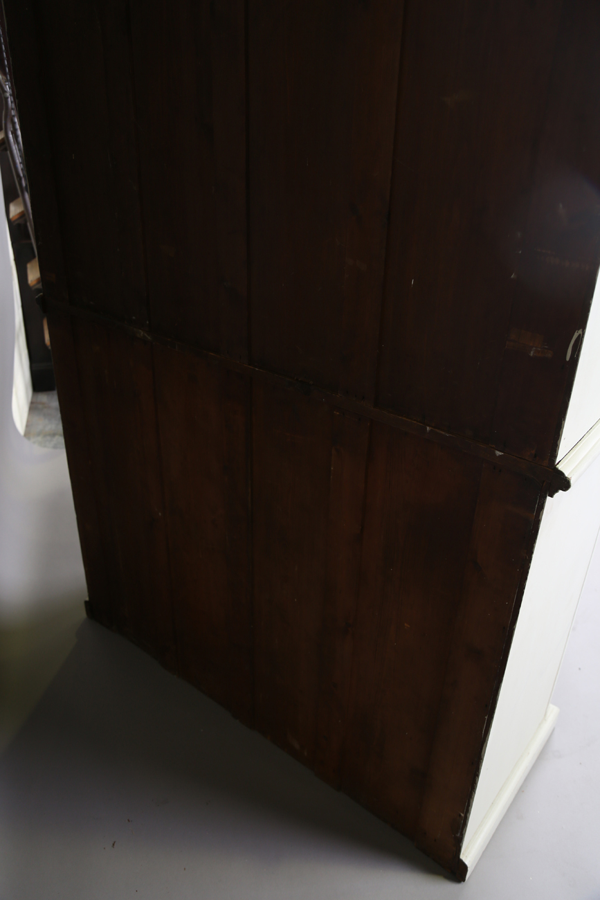 A late 19th century grey painted bookcase cabinet with carved foliate mouldings and frosted glass - Image 5 of 12