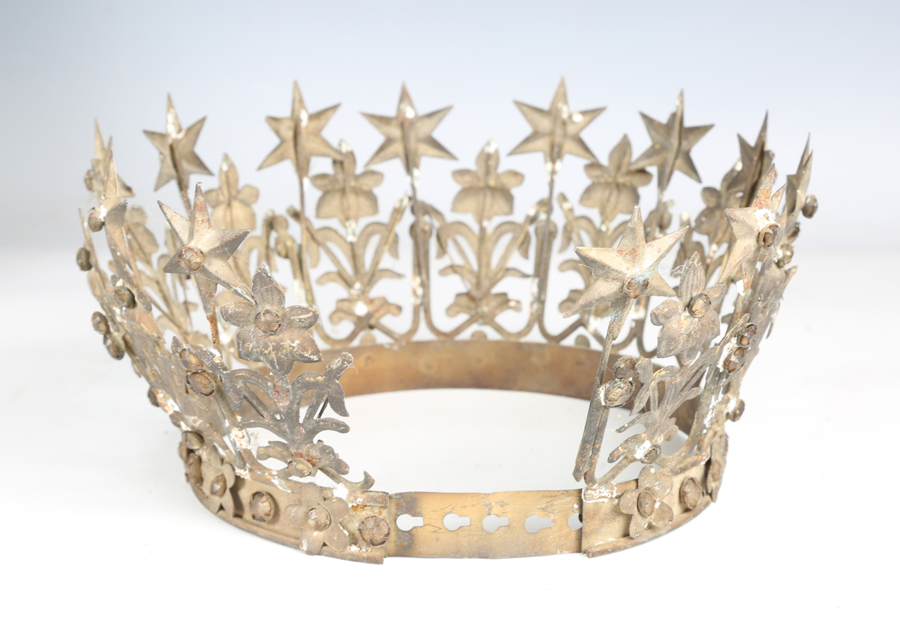 An early/mid-20th century gilt metal crown, inset with coloured pastes and with adjustable headband, - Image 15 of 17