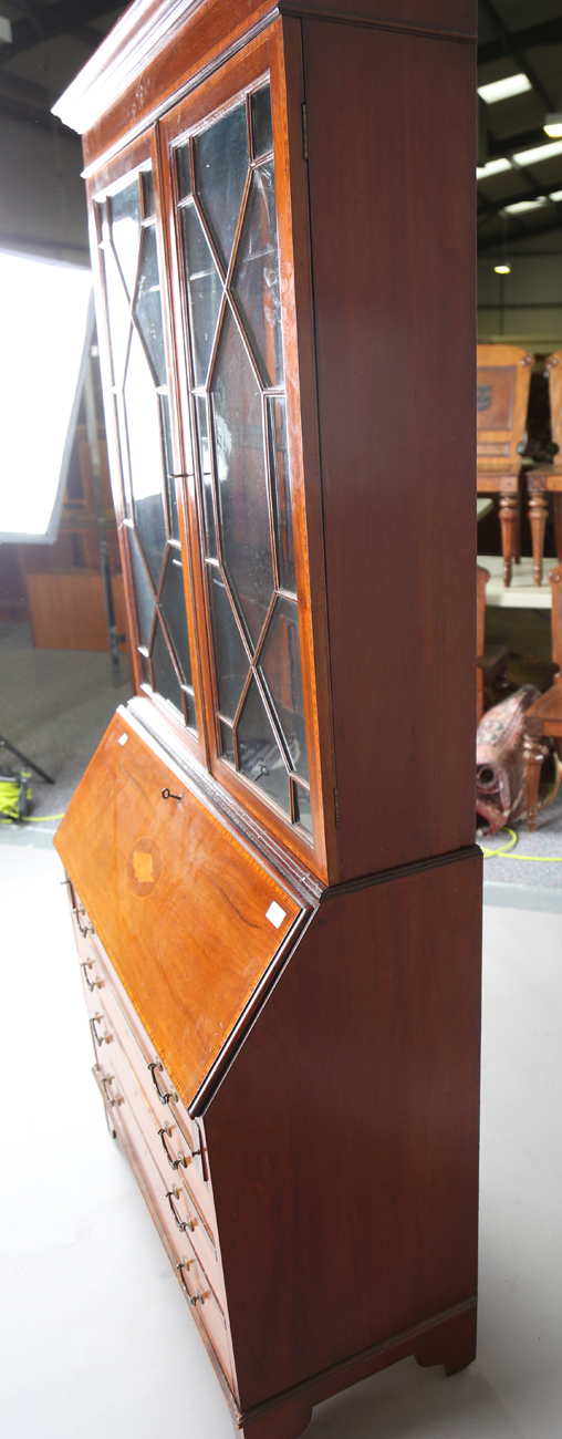 An Edwardian mahogany bureau bookcase, the fall flap inlaid with a conch shell, height 207cm, - Bild 3 aus 9