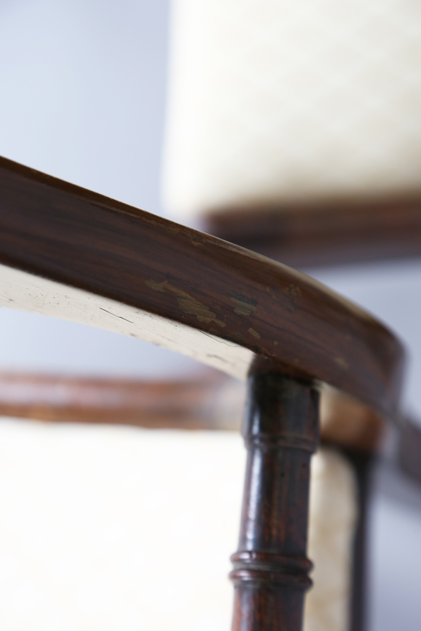 A set of eight Regency simulated rosewood and gilt brass mounted dining chairs, the centre rails - Bild 2 aus 25