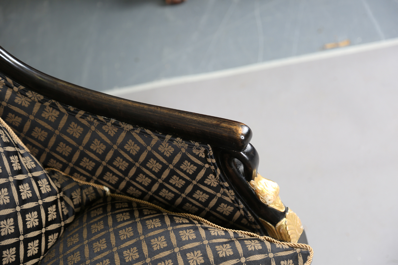 A pair of late 19th century Continental ebonized and parcel gilt showframe armchairs with tub - Bild 5 aus 12