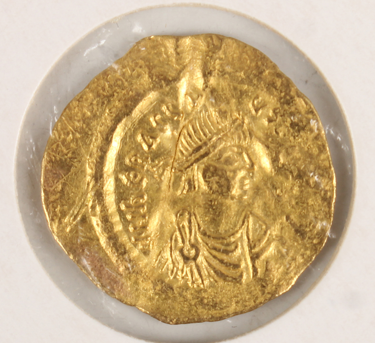 A Heraclius (610-641 AD) gold tremissis, Constantinople Mint.Buyer’s Premium 29.4% (including - Image 2 of 2