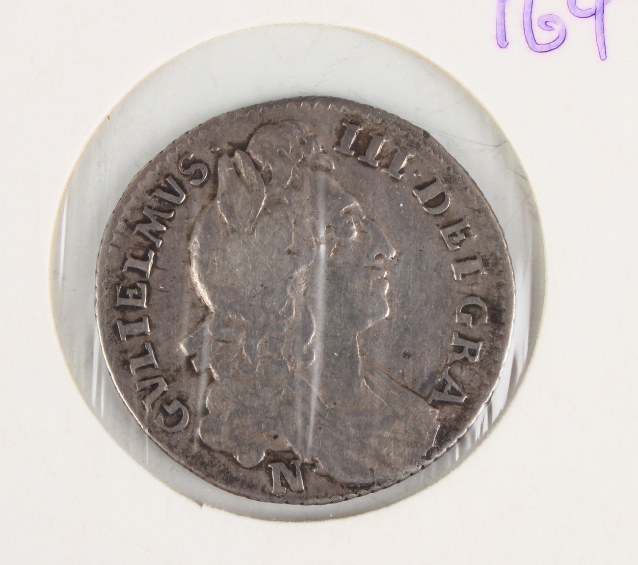 A William III sixpence 1700, two other sixpences, 1696 and 1697, and two shillings, both 1697. - Image 7 of 11