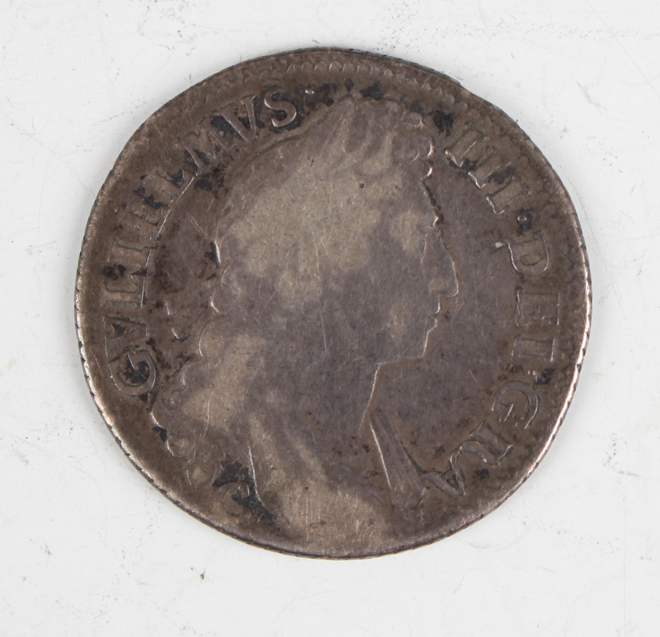 A William III sixpence 1700, two other sixpences, 1696 and 1697, and two shillings, both 1697. - Image 9 of 11