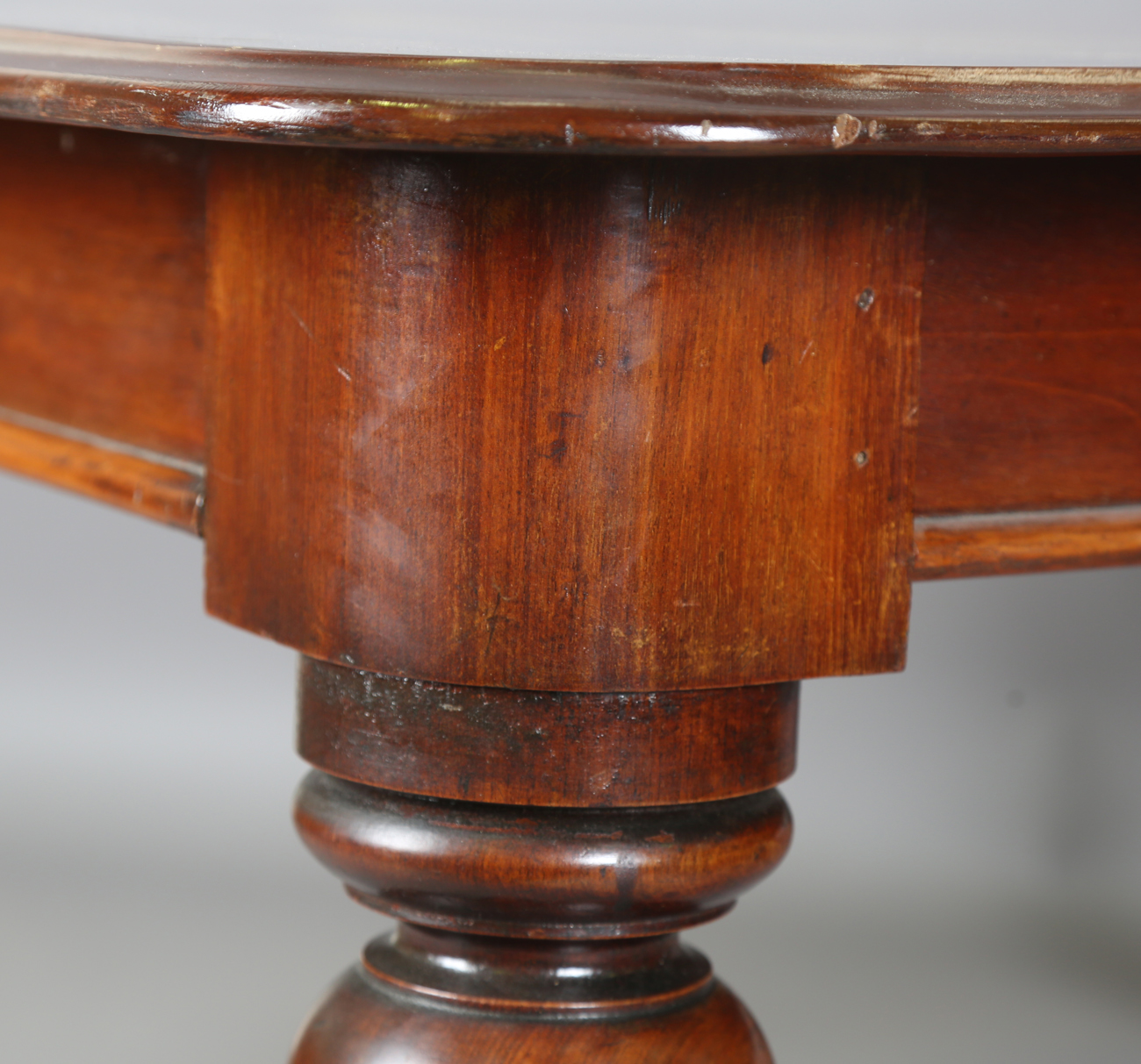 A Victorian mahogany dining table, the moulded top on turned baluster legs and castors, height 72cm, - Image 4 of 6