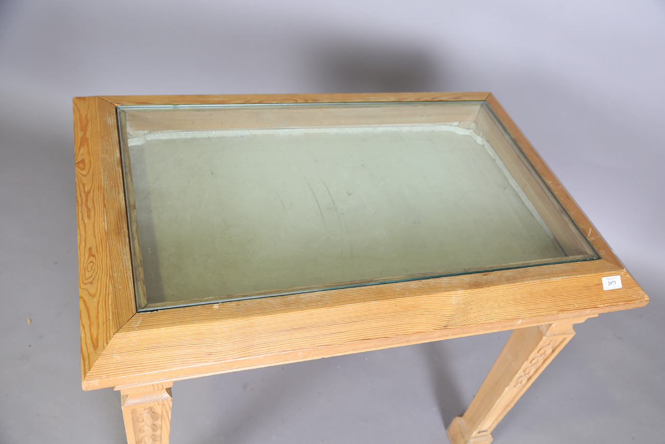 A 20th century Neoclassical style pine display case occasional table, the removable glass top - Image 7 of 7