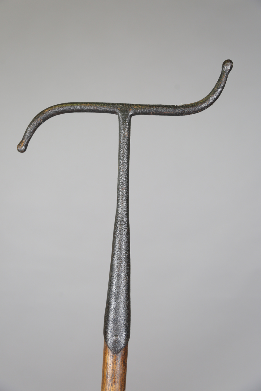 A scarce 19th century wrought iron shepherd's dipping crook, the shaped head on an ash shaft, length - Image 8 of 9