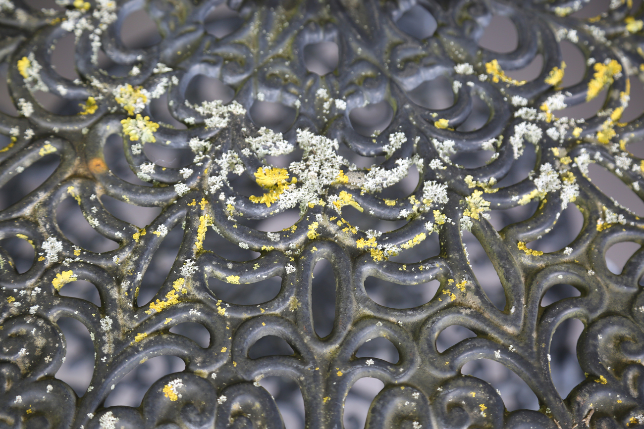 A 20th century cast metal circular garden table, height 66cm, diameter 87cm, and four matching - Image 12 of 13