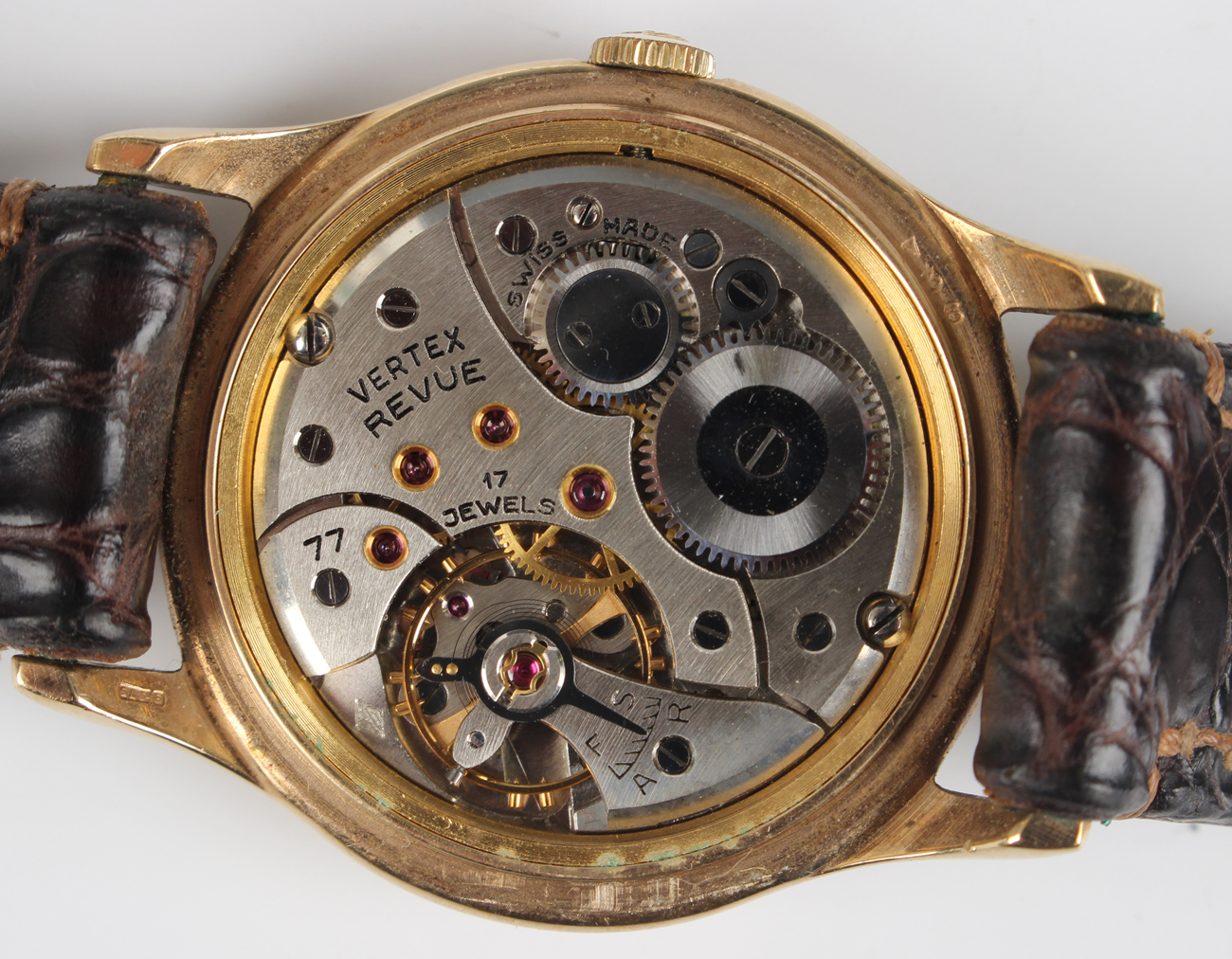 A Vertex Revue 9ct gold circular cased gentleman's wristwatch with signed jewelled movement, the - Image 6 of 6