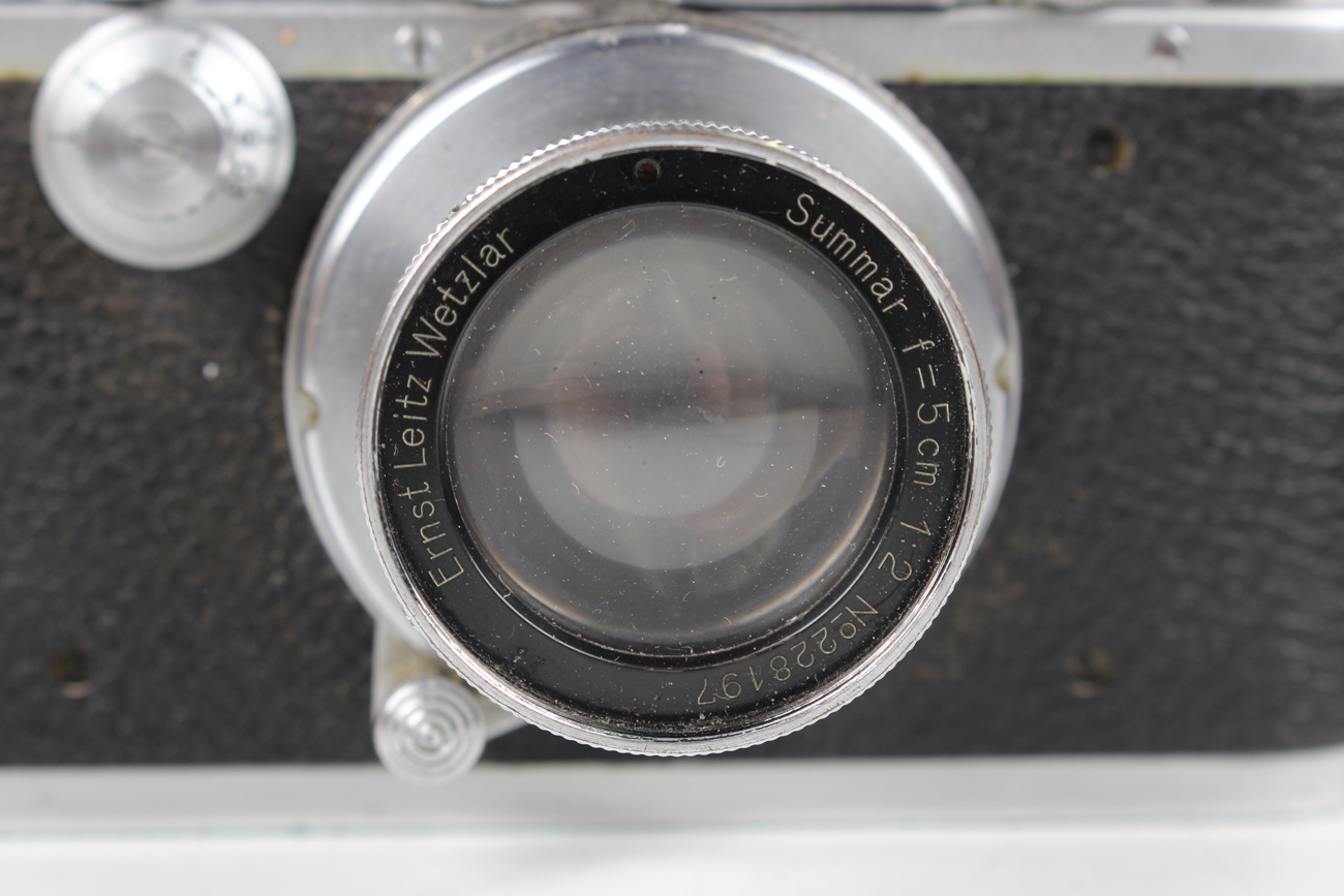 A collection of Leica cameras and accessories, including an M3 camera, No. 964591, circa 1959, - Image 21 of 30