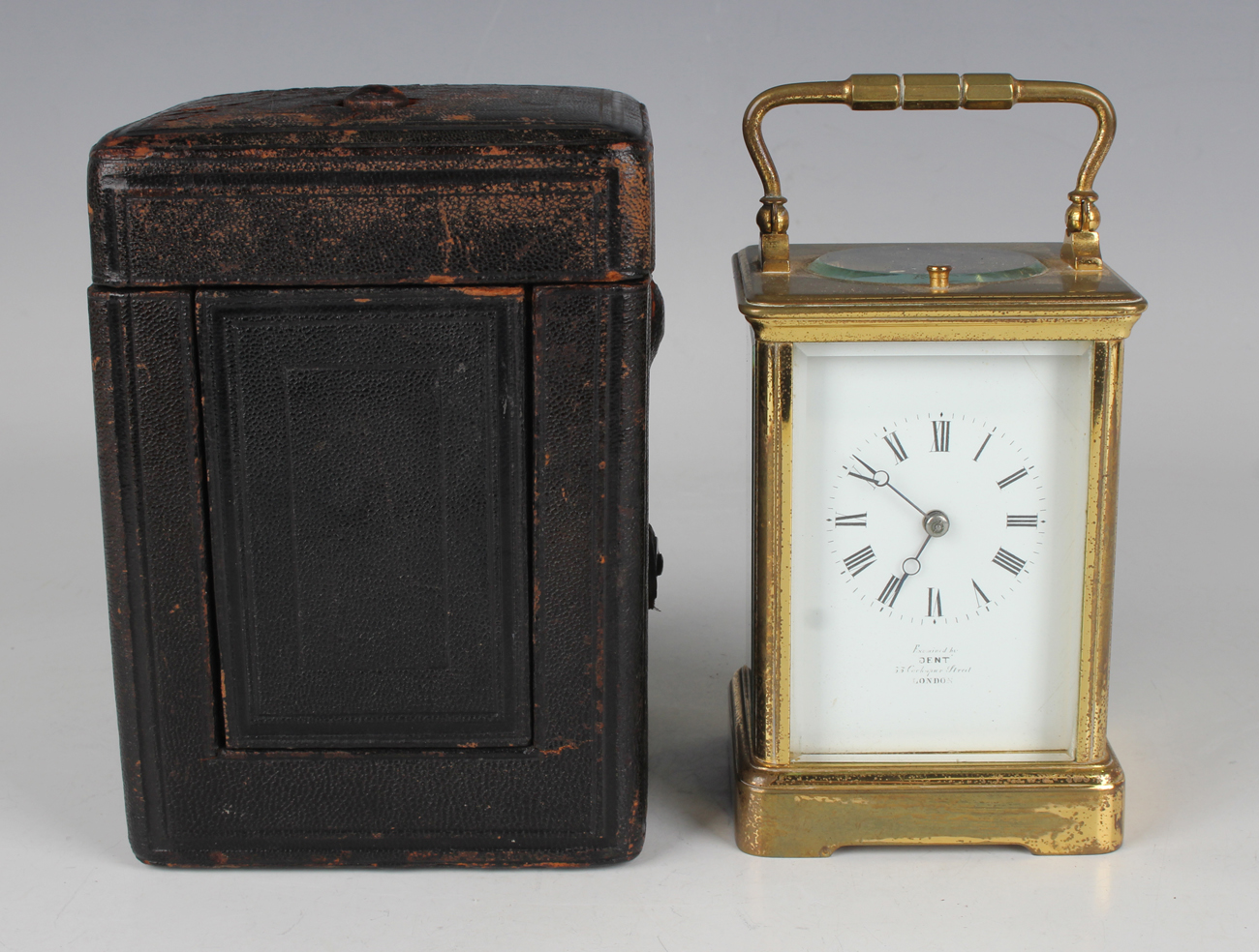 An early 20th century French lacquered brass cased carriage clock with eight day movement striking - Image 2 of 8