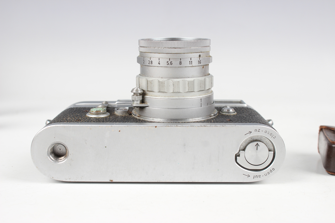 A collection of Leica cameras and accessories, including an M3 camera, No. 964591, circa 1959, - Image 24 of 30