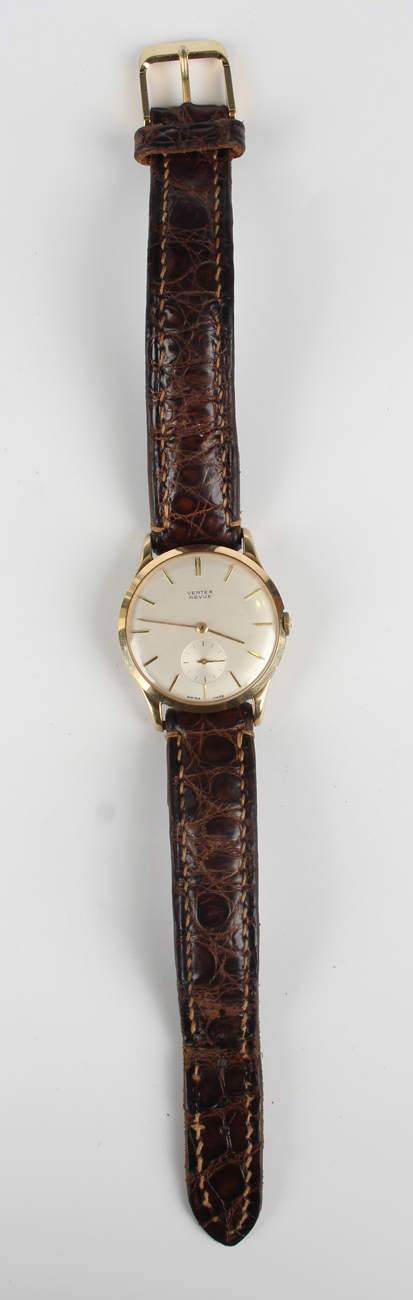 A Vertex Revue 9ct gold circular cased gentleman's wristwatch with signed jewelled movement, the - Image 2 of 6