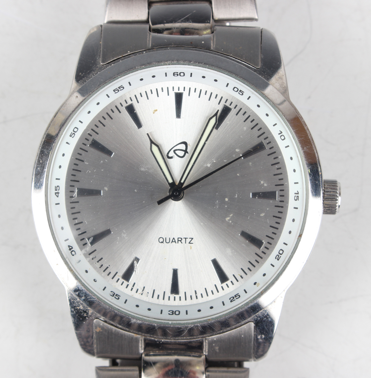 A Kenneth Cole Quartz stainless steel tonneau cased gentleman's bracelet wristwatch, the signed - Image 11 of 21