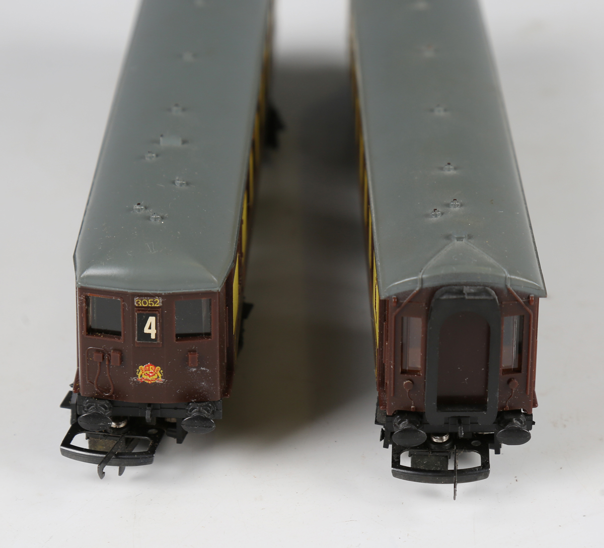 A Wrenn Railways gauge OO/HO W3006/7 Brighton Belle two coach set, boxed (box lightly creased and - Image 5 of 5