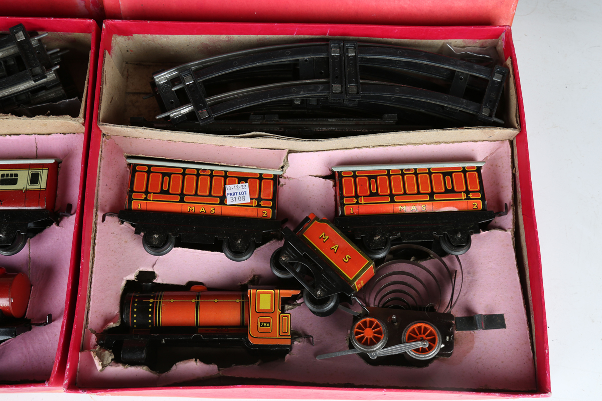 A Modelcraft Train gauge O battery-operated passenger set and a clockwork passenger set, both - Image 2 of 3