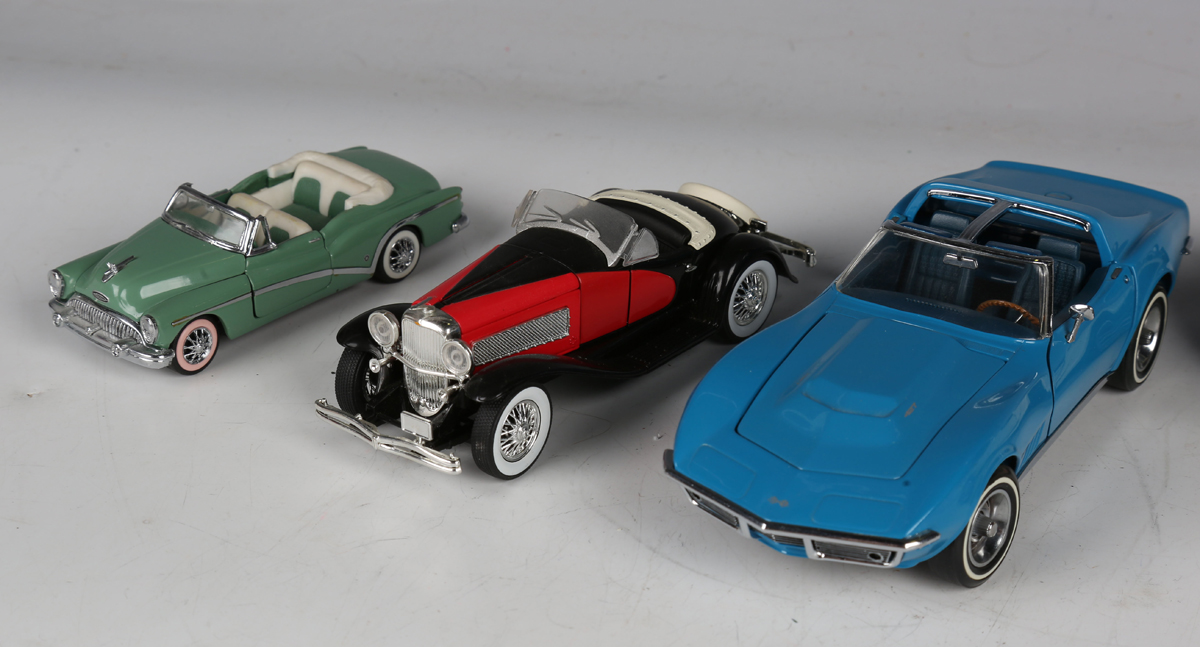 Thirteen Franklin Mint and Danbury Mint 1:24 and 1:43 scale model cars, including Jaguar SS-100, - Image 3 of 8