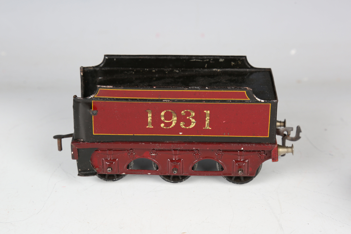 A Bassett-Lowke gauge O clockwork locomotive 'Duke of York' and tender 1931 in maroon and black - Image 4 of 12