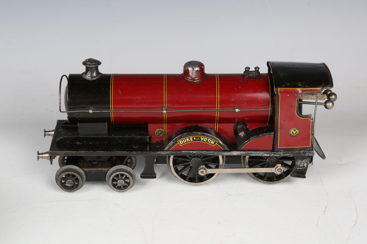 A Bassett-Lowke gauge O clockwork locomotive 'Duke of York' and tender 1931 in maroon and black - Image 9 of 12