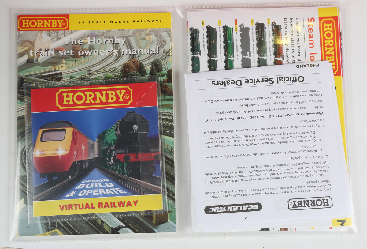 A Hornby gauge OO R.1038 The Boxed Set Orient Express with storage case, boxed (box faded and - Image 2 of 7