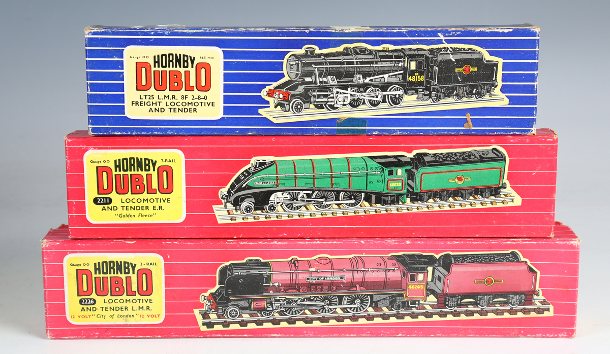 A collection of Hornby Dublo two-rail items, including No. 2226 locomotive 46245 'City of London'