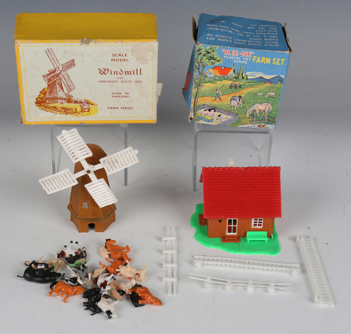 A collection of playworn Britains and other lead and plastic farm, zoo and other figures and - Image 10 of 13