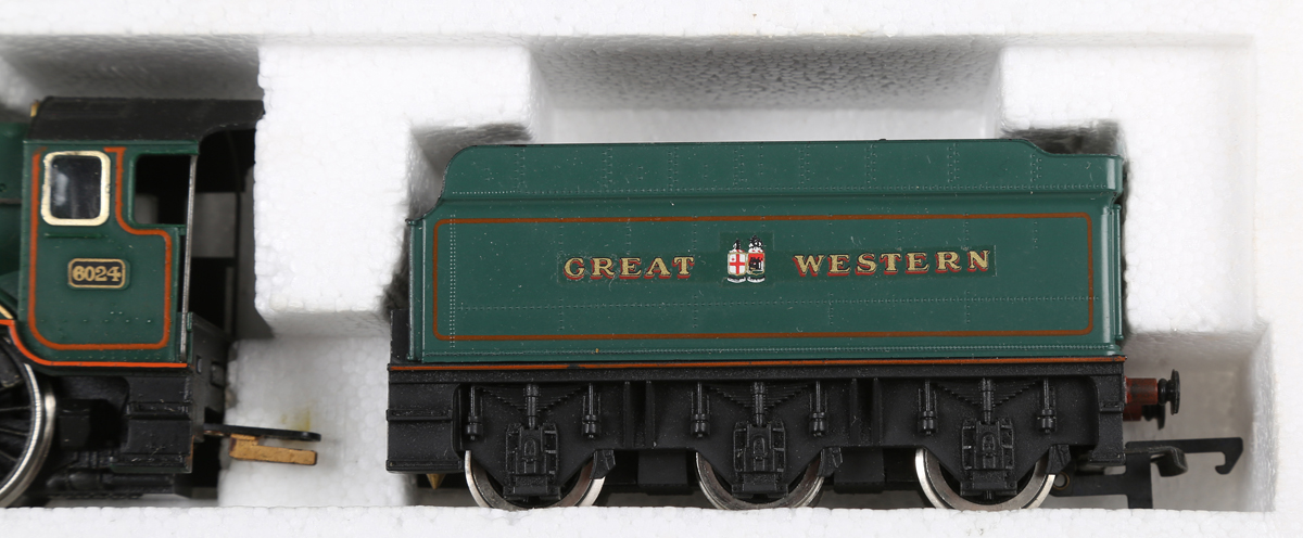 Five Hornby gauge OO Great Western locomotives and tenders, comprising R/349 'King Henry VII', R.313 - Image 10 of 24
