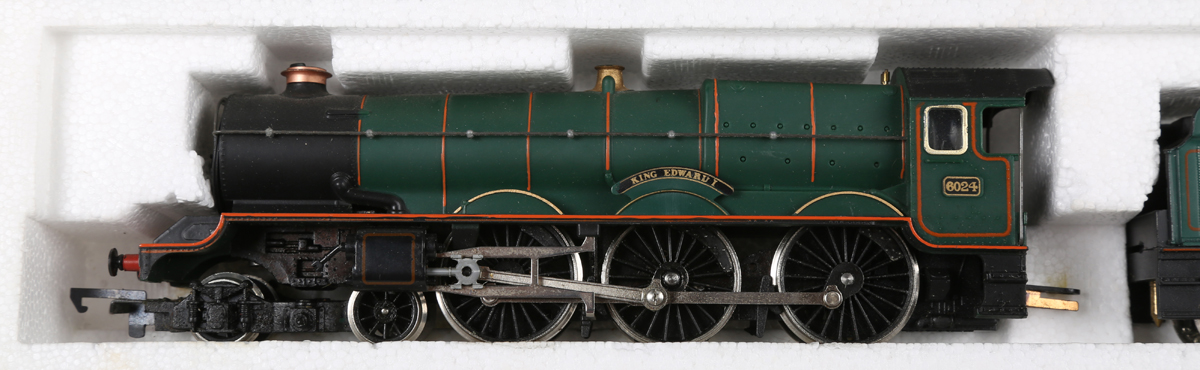 Five Hornby gauge OO Great Western locomotives and tenders, comprising R/349 'King Henry VII', R.313 - Image 11 of 24