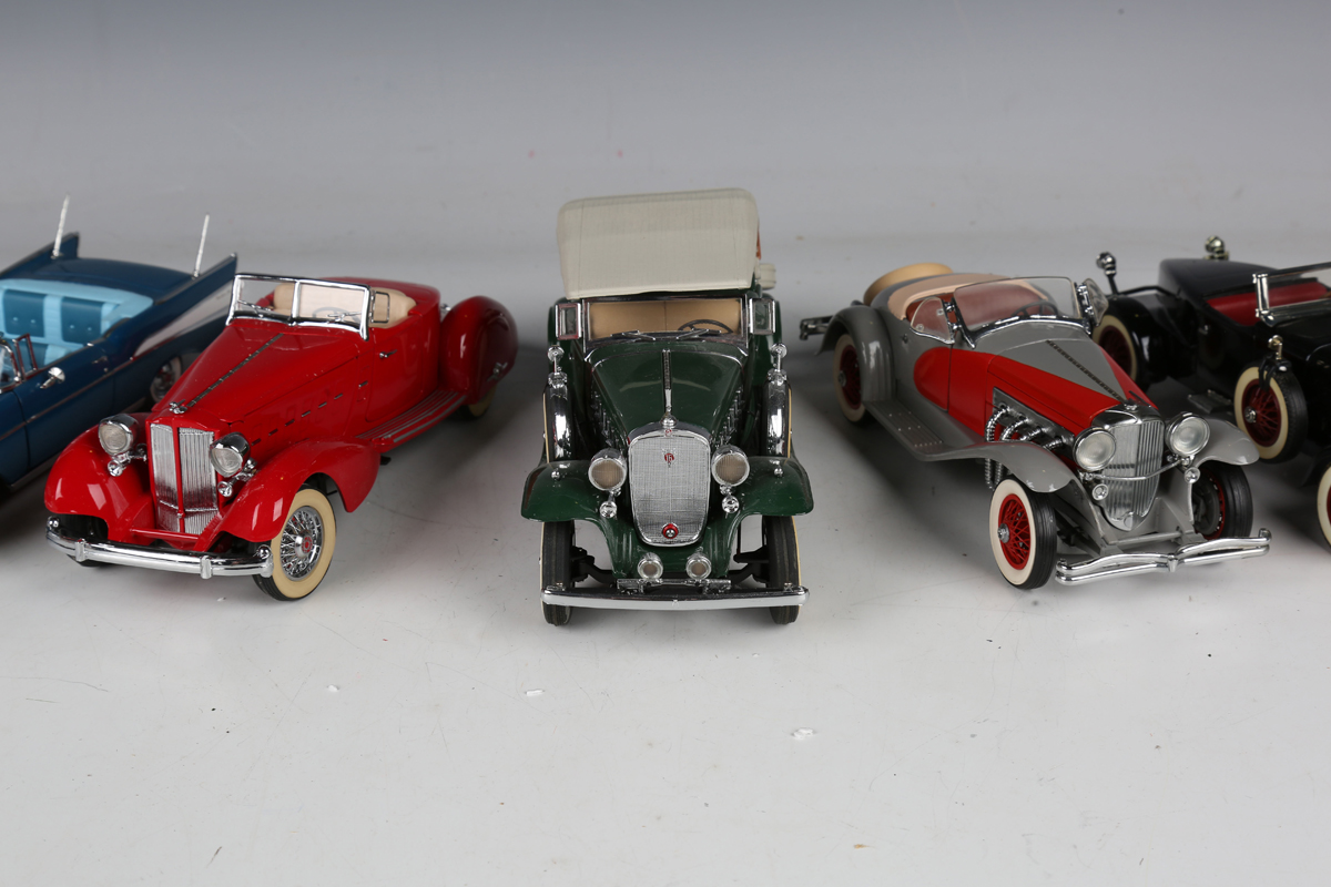 Thirteen Franklin Mint and Danbury Mint 1:24 and 1:43 scale model cars, including Jaguar SS-100, - Image 7 of 8