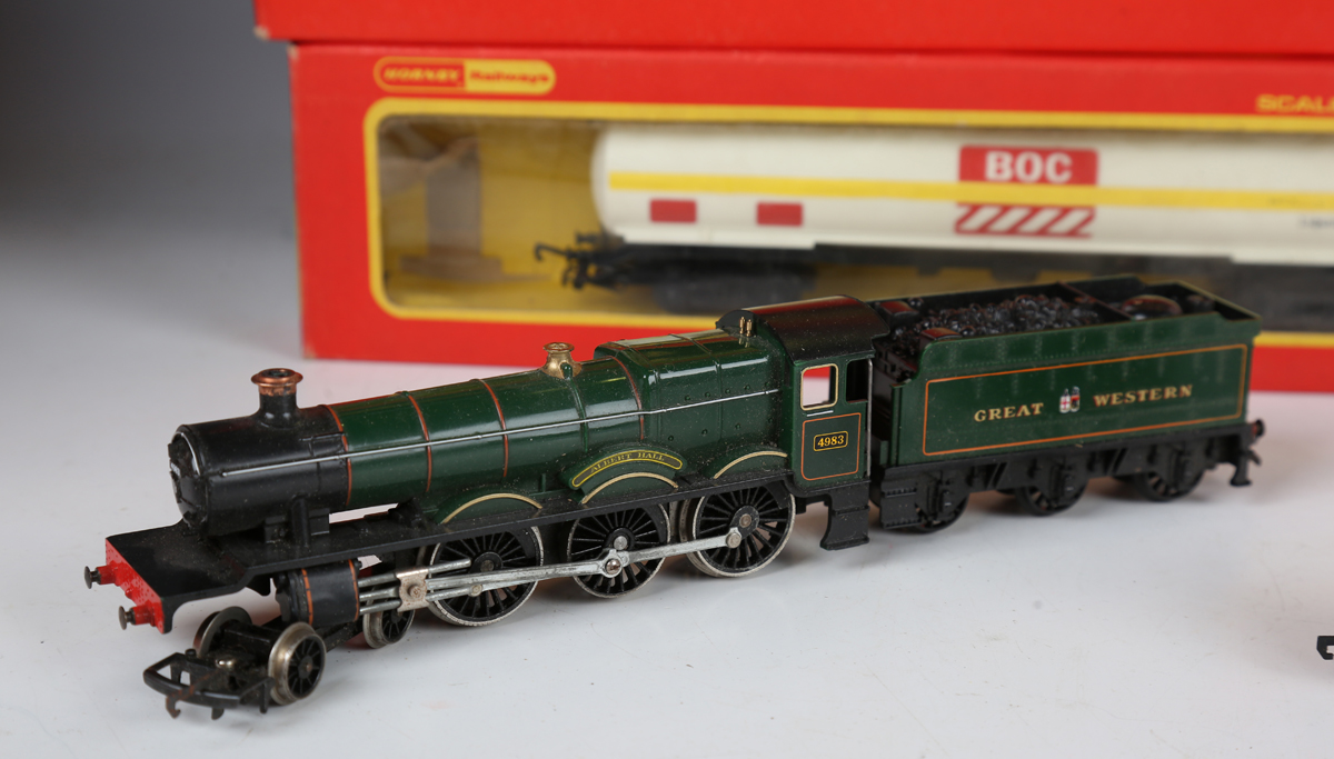 A small collection of Tri-ang Hornby, Hornby Railways and Tri-ang gauge OO items, comprising RS.52 - Image 12 of 14