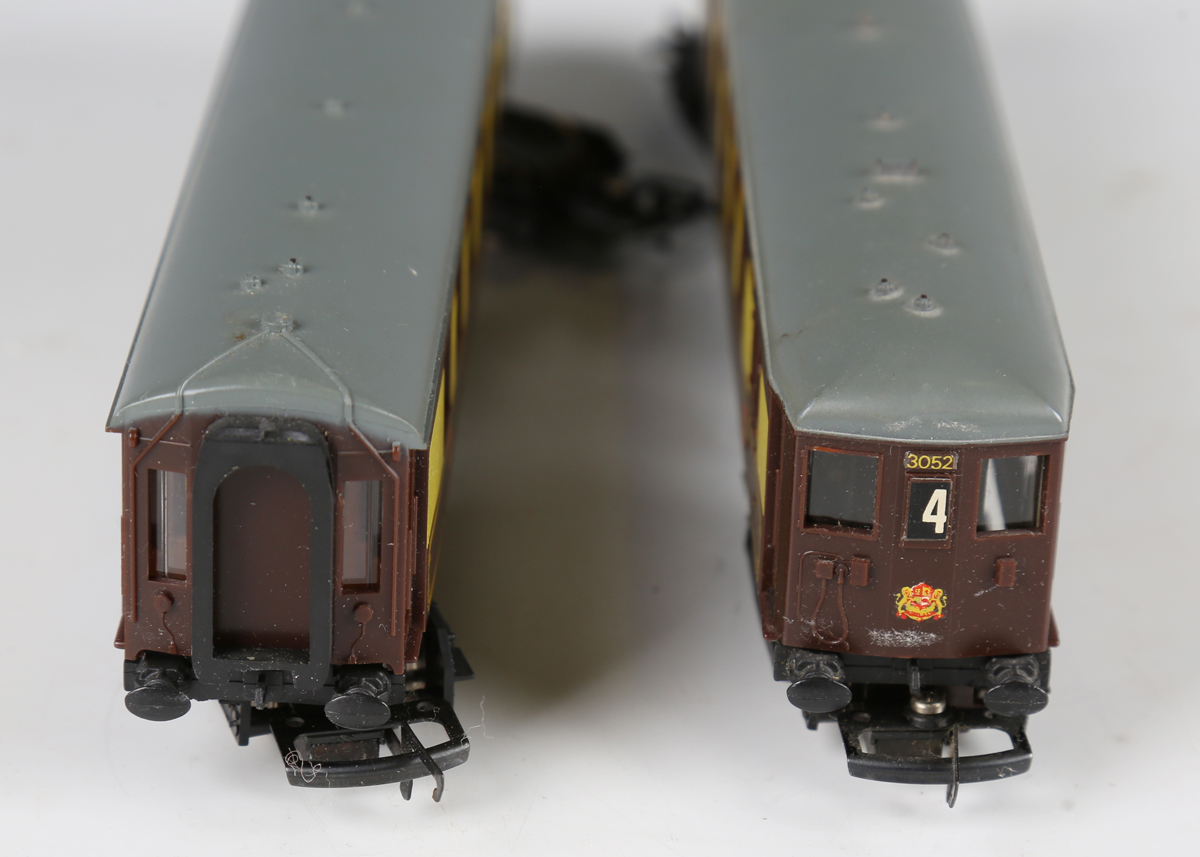 A Wrenn Railways gauge OO/HO W3006/7 Brighton Belle two coach set, boxed (box lightly creased and - Image 3 of 5