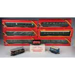 A collection of Hornby Railways, Tri-ang Hornby and Tri-ang gauge OO items, including R.380