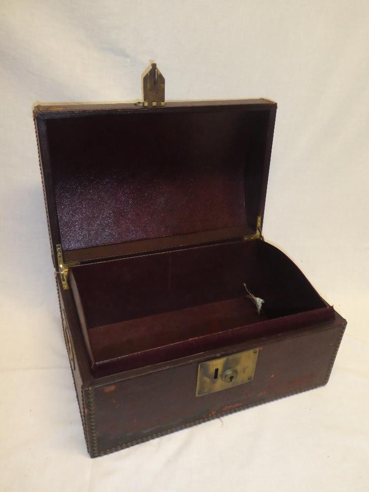 A good quality brass mounted Morocco leather domed travelling box with inset handles and hinged lid - Image 2 of 2