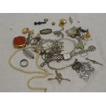 A selection of various costume jewellery including Art Nouveau brooch, silver wedding band etc.