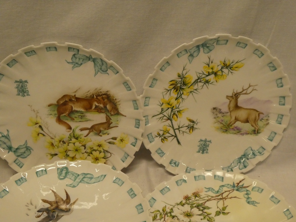 A good quality Copeland china part dessert set with wildlife and sporting decoration within ribbon - Image 6 of 7