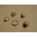 An 18ct gold dress ring set amethyst,