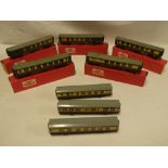 Hornby Dublo five mint and boxed Pullman coaches and three unboxed GWR coaches (8)