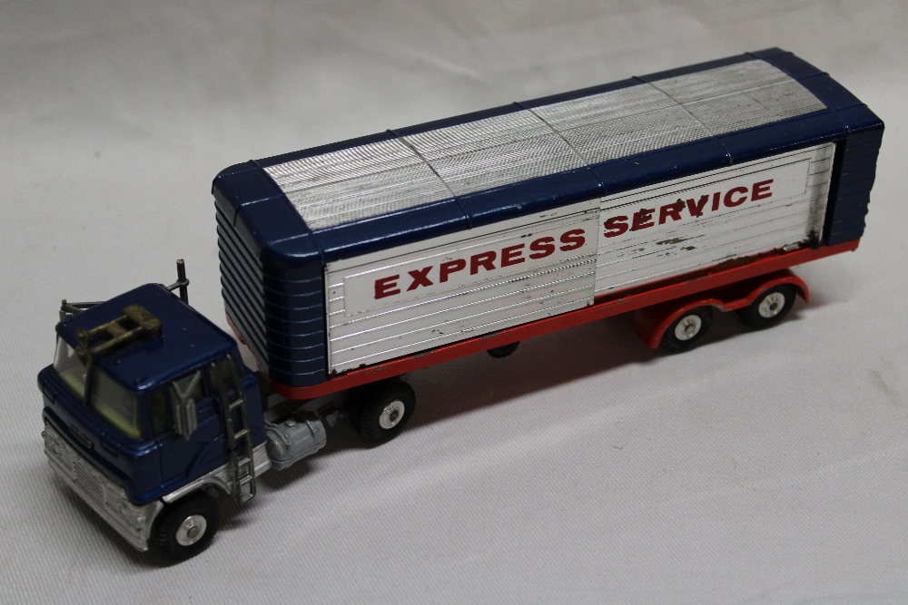 Corgi Toys - 1137 "Express Service" articulated lorry