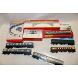 Hornby 00 gauge - boxed R922 Intercity brake coach, boxed river bridge, boxed girder bridge,