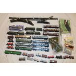 Hornby 00 gauge - County of Cornwall locomotive and tender,