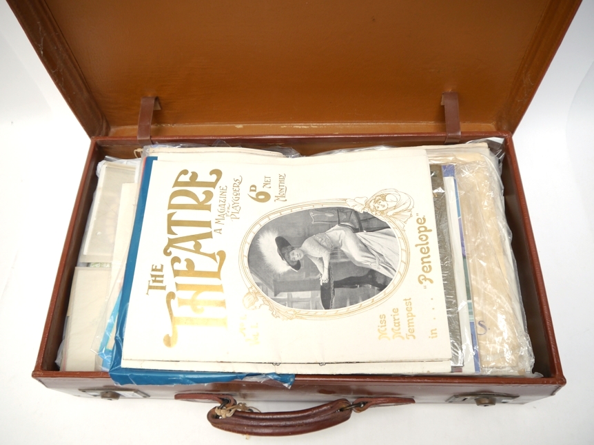 A collection of approximately 300 Edwardian-1950s theatre programmes and souvenir booklets/books,