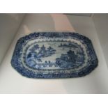 A Chinese blue and white painted export rectangular plate depicting typical scenes, 25.5cm x 17.5cm