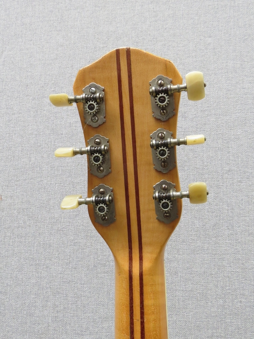 A Hofner President semi-acoustic guitar with natural blonde body, serial 5752 dating to 1959 - Image 4 of 5