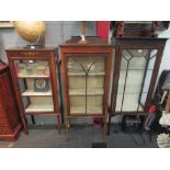 An Edwardian line inlaid mahogany display cabinet with working lock and key, 147cm x 61cm x 30cm